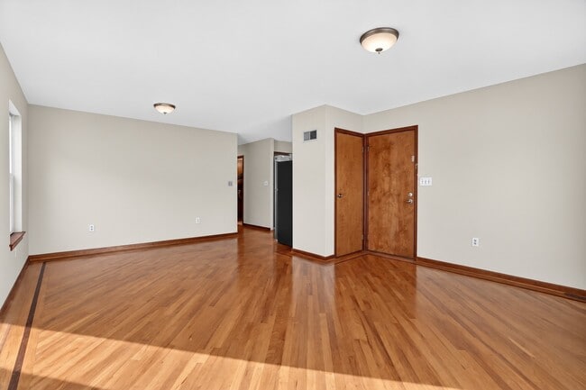 Building Photo - 921 Jefferson Ave