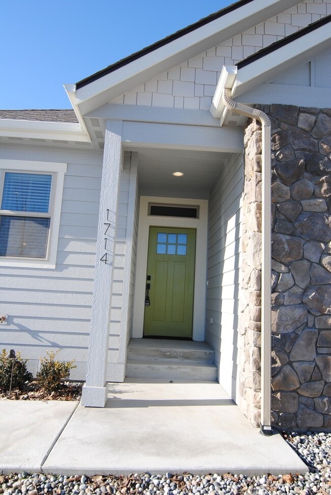 Building Photo - 1712-1714 Danny Boy Ln