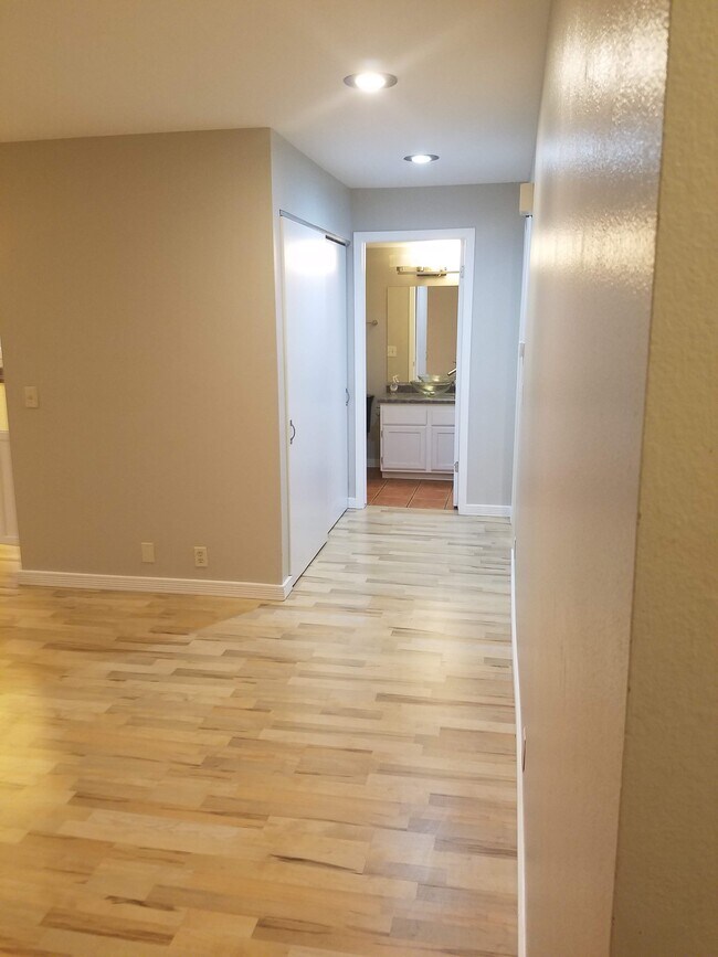 Building Photo - 7767 Briarsprings Dr