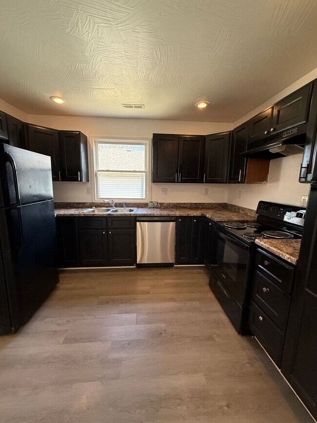 Foto del edificio - Rent  this AMAZING South East Side Recently Remodeled 3 Bedroom 2 Bath!