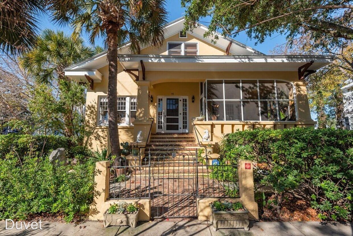 Primary Photo - 5 br, 2.5 bath House - 16 Halsey Street