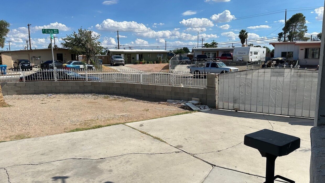 Primary Photo - 3 BEDROOMS 2 BATHROOMS HOUSE AVAILABLE FOR...