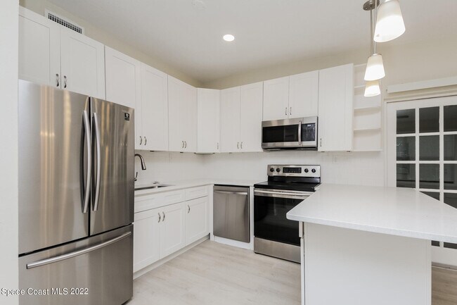 Building Photo - 2885 Citrus Dr