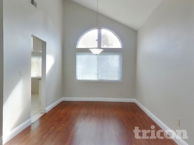 Building Photo - 4534 Elkhorn Way