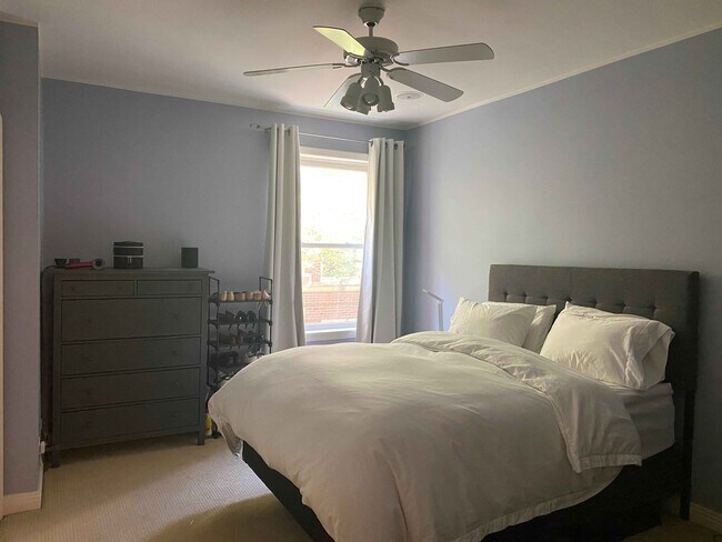 Bedroom 1 - 5111 N Kenmore Ave