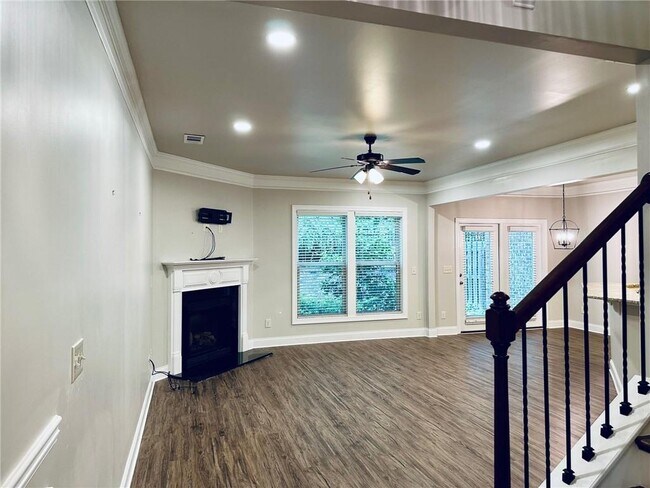 Building Photo - 13364 Canary Ln