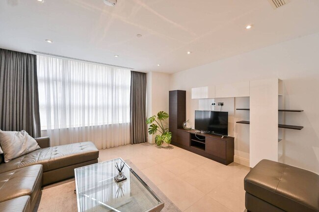 Foto del edificio - 2155-2155 Chester Dr