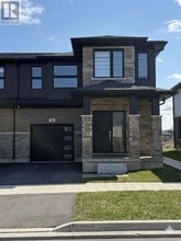 Building Photo - 84 Acacia Rd