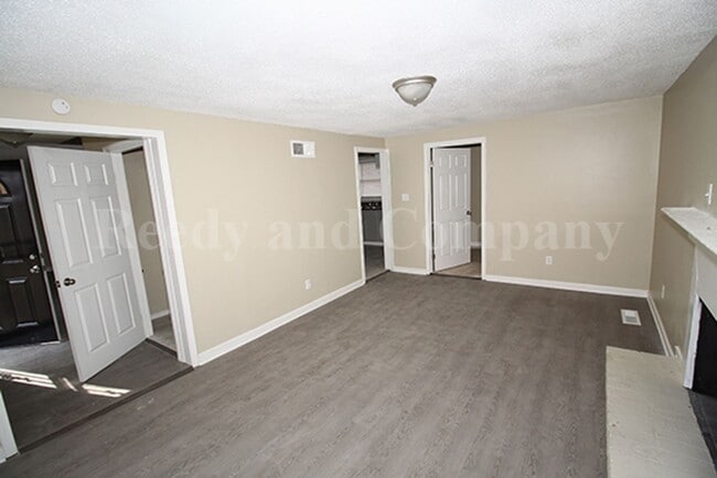 Building Photo - 4183 Park Forest Dr
