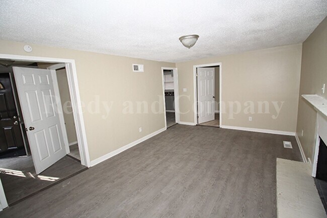 Foto del edificio - 4183 Park Forest Dr