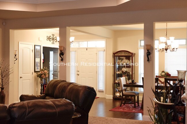Building Photo - 648 Parish Lakes Dr
