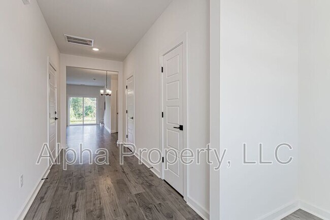 Foto del edificio - 1218 Westgate Vlg Dr