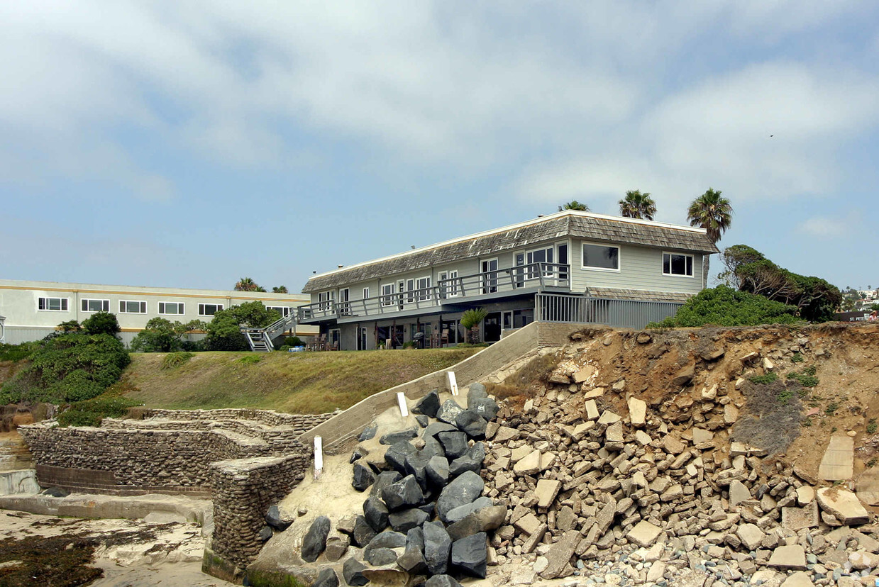 Building Photo - Beach Cliff Villas