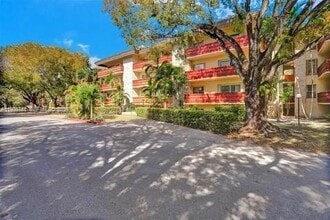 Building Photo - 1205 Mariposa Ave