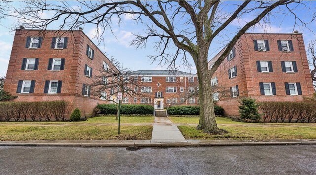 Primary Photo - 2600 Bennett Ave