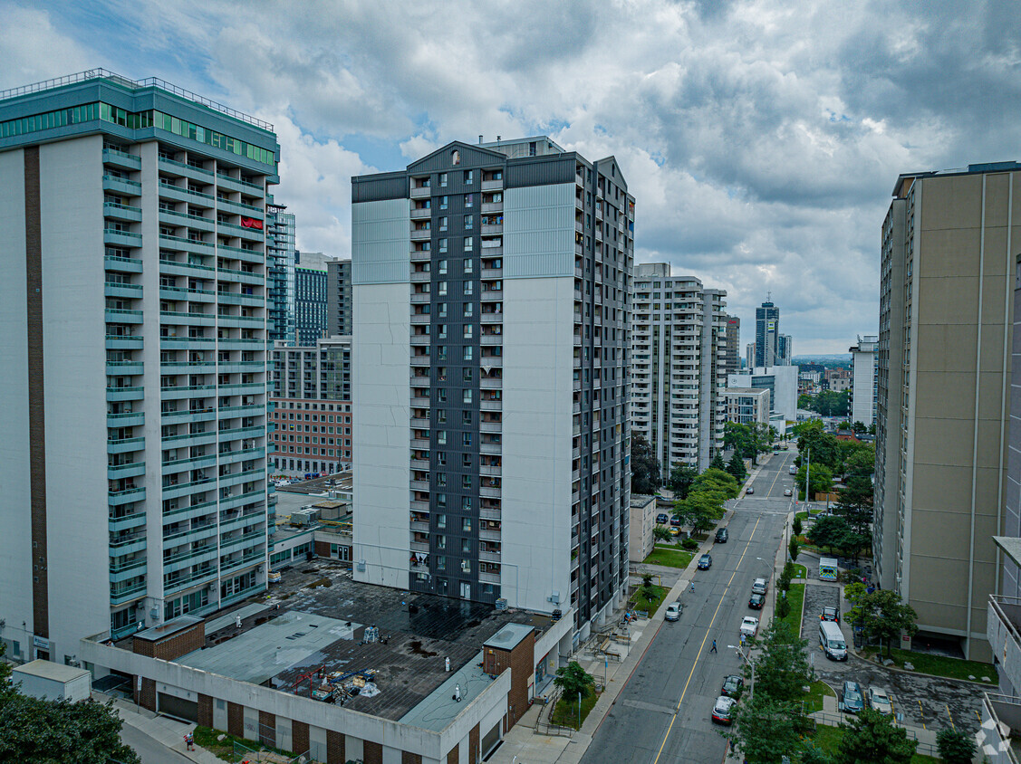 Primary Photo - 200 Jackson St W