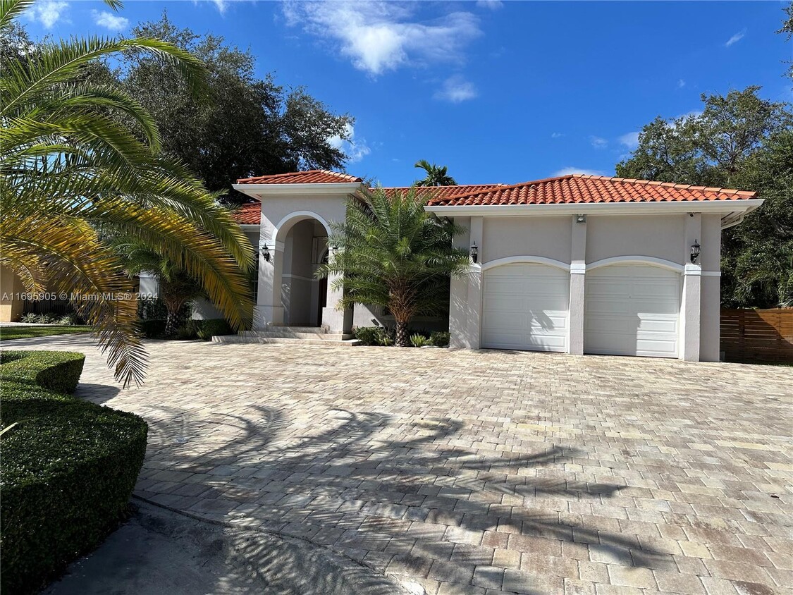 Foto principal - 7020 SW 100th Ct