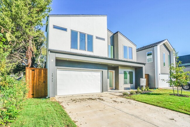 Photo - 1711 Nomas St House