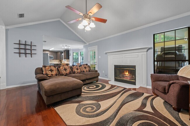 Building Photo - Lakewood rental!