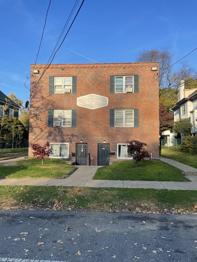 Primary Photo - Godfrey Court Apartments