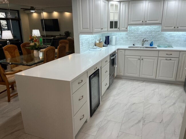 Building Photo - 1945 Gulf of Mexico Dr