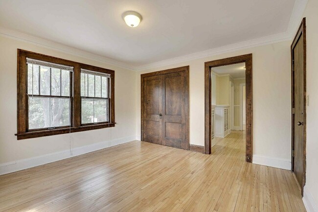 Interior Photo - 108 Pierce St