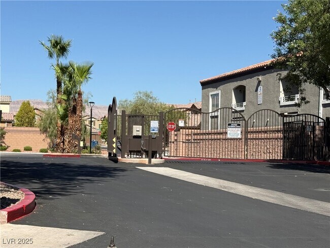 Foto del edificio - 6160 Rumrill St