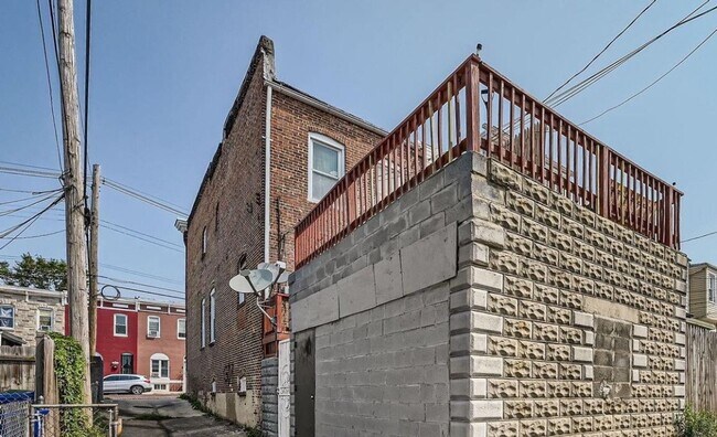 Building Photo - Charming 3BR Townhome in Baltimore