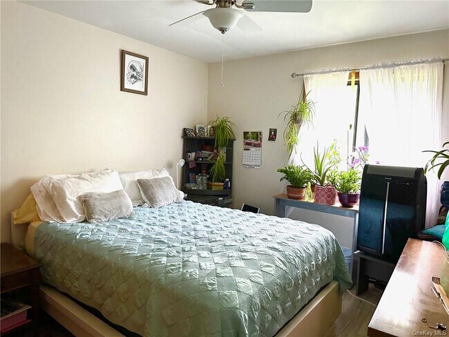 Building Photo - 8306 Chelsea Cove N