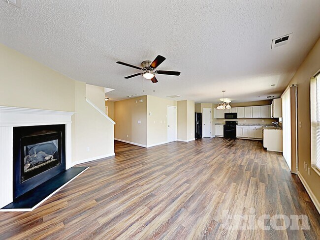 Foto del edificio - 4319 Stone Mountain Dr