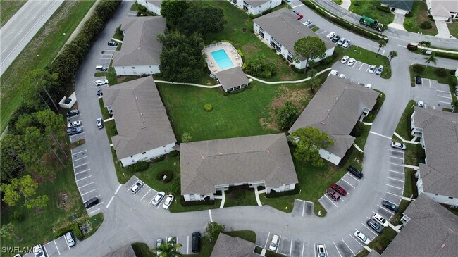 Foto del edificio - 1357 Churchill Cir