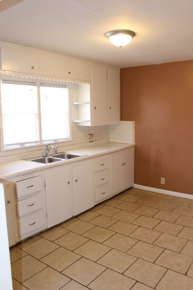Foto del edificio - Cute and ready for move-in!
