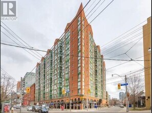 Building Photo - 801 King St W