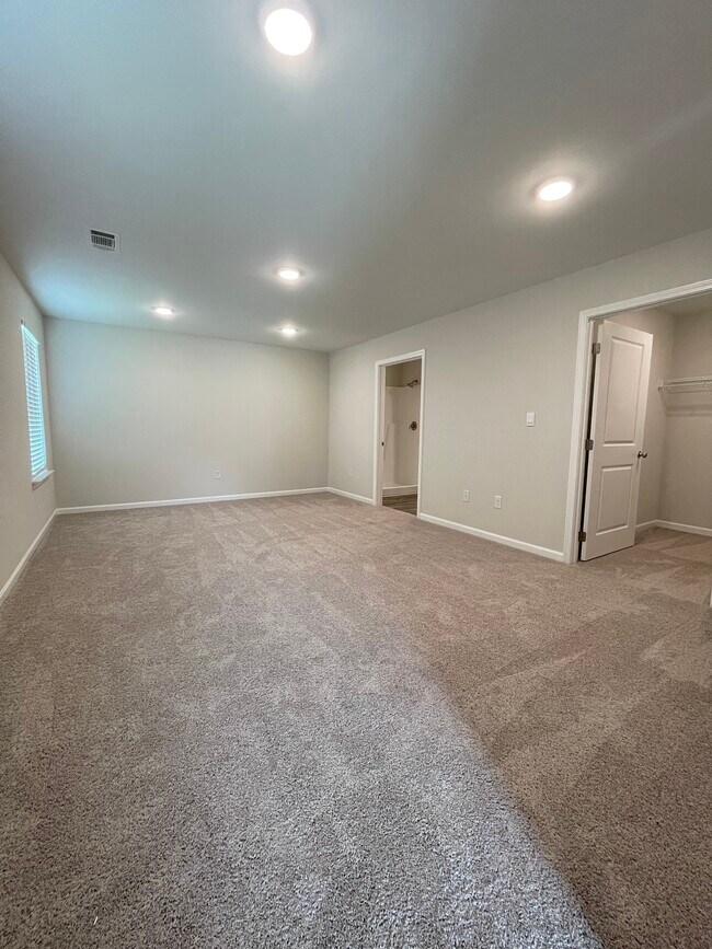 Foto del edificio - 648 Ridgeland Rd