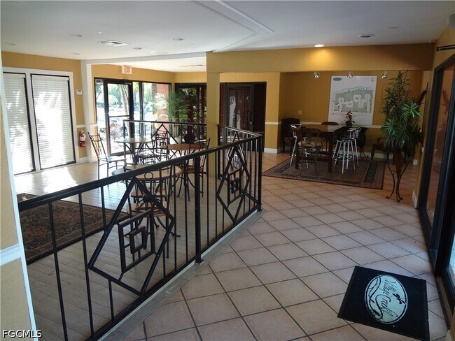 Foto del edificio - 2885 Winkler Ave