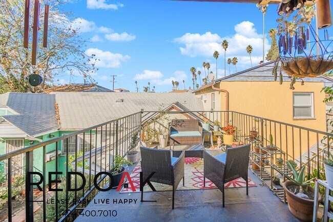 Building Photo - ~$300 OFF Each Month~ Cozy Bachelor Drench...