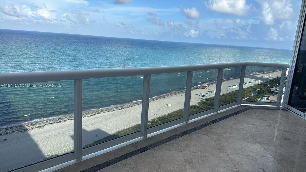 Foto principal - 4775 Collins Ave