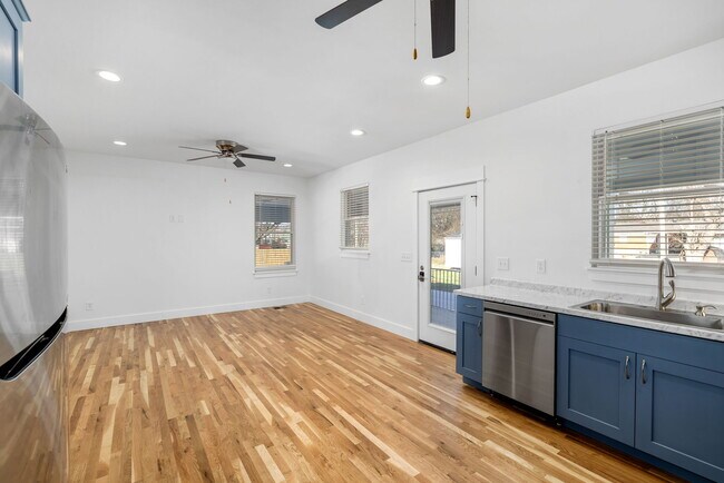 Foto del edificio - 2104 Jade Dr