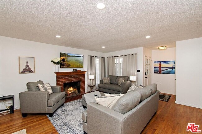 Foto del edificio - 2224 W Imperial Hwy