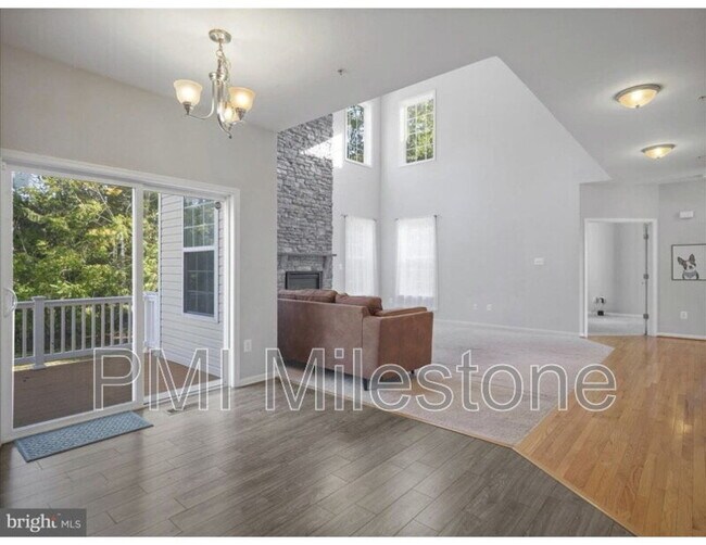Foto del edificio - 19004 Mount Maple Ct