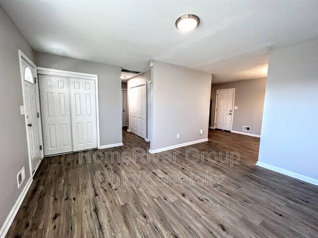 Foto del edificio - 2305 Parkwood Rd