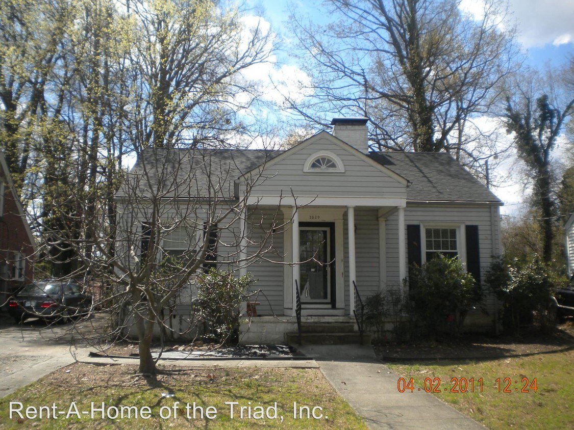 Primary Photo - 2 br, 1 bath House - 2029 Walker Avenue