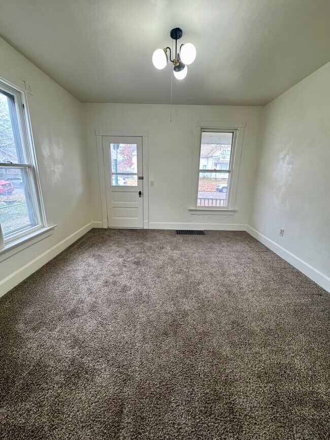 Foto del edificio - 2325 McKinley Ave