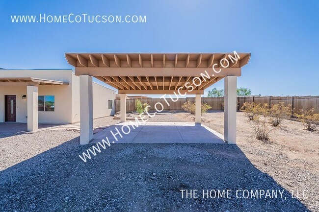 Building Photo - AVAILABLE NOW! **Short & Long term leases ...