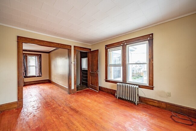 Building Photo - 105 Larkspur St