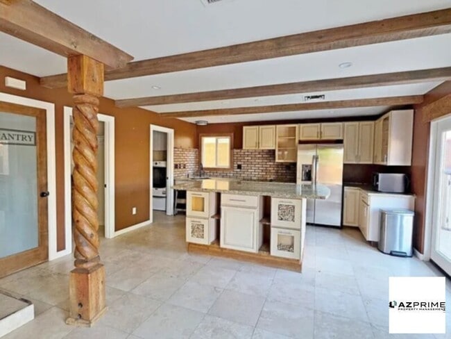 Building Photo - Gorgeous home