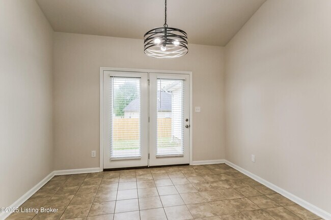 Building Photo - 11601 Top Walnut Loop