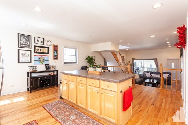 Foto del edificio - 1433 W Oakdale Ave