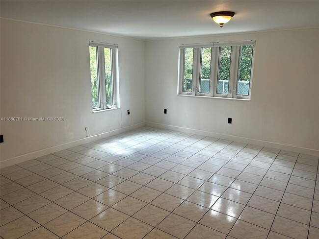 Building Photo - 262 NE 96th St