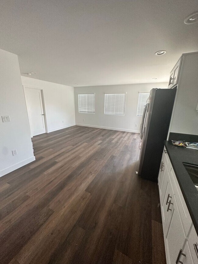 Building Photo - 2015-2019 Burroughs Street